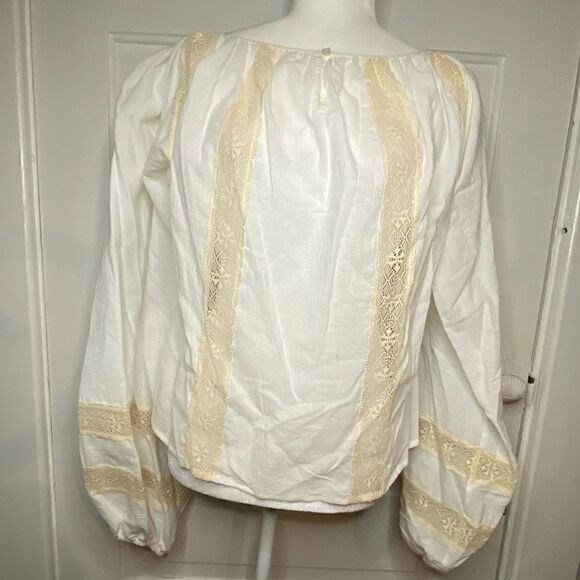 BCBGMaxAzria White w Cream Lace Detail Bell Sleeve - Picture 1 of 11